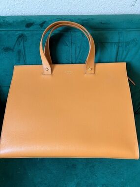 Bhailiu large Italian Leather Tote Bag EUC